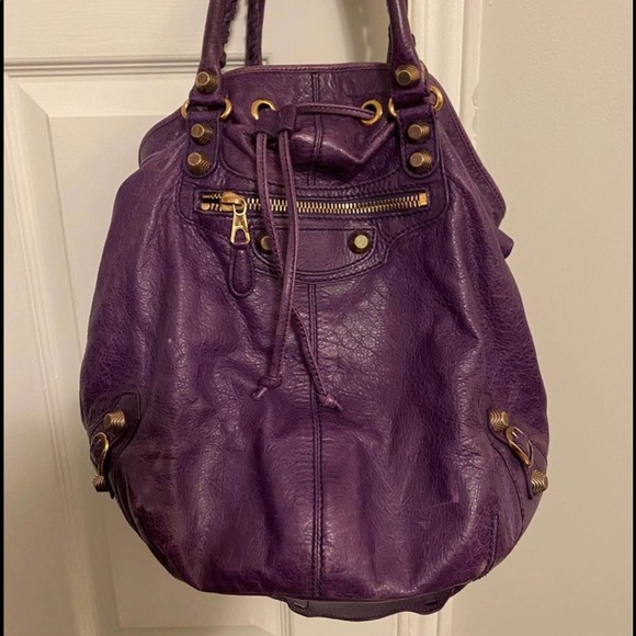 SOLD 😍😍Balenciaga pom pom / bucket bag - Picture 1 of 13